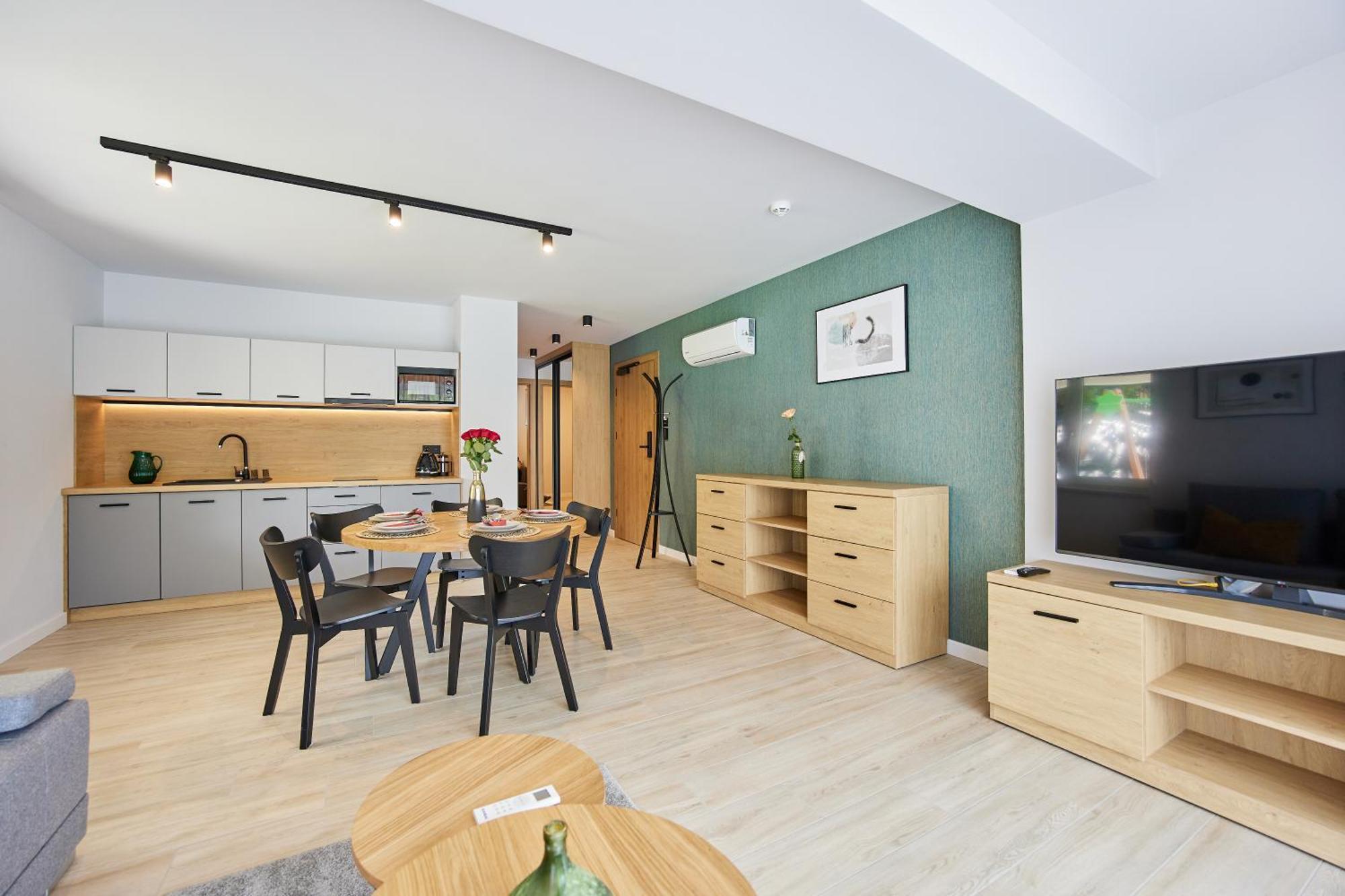 Everest Apartamenty ชเจอร์ค ภายนอก รูปภาพ