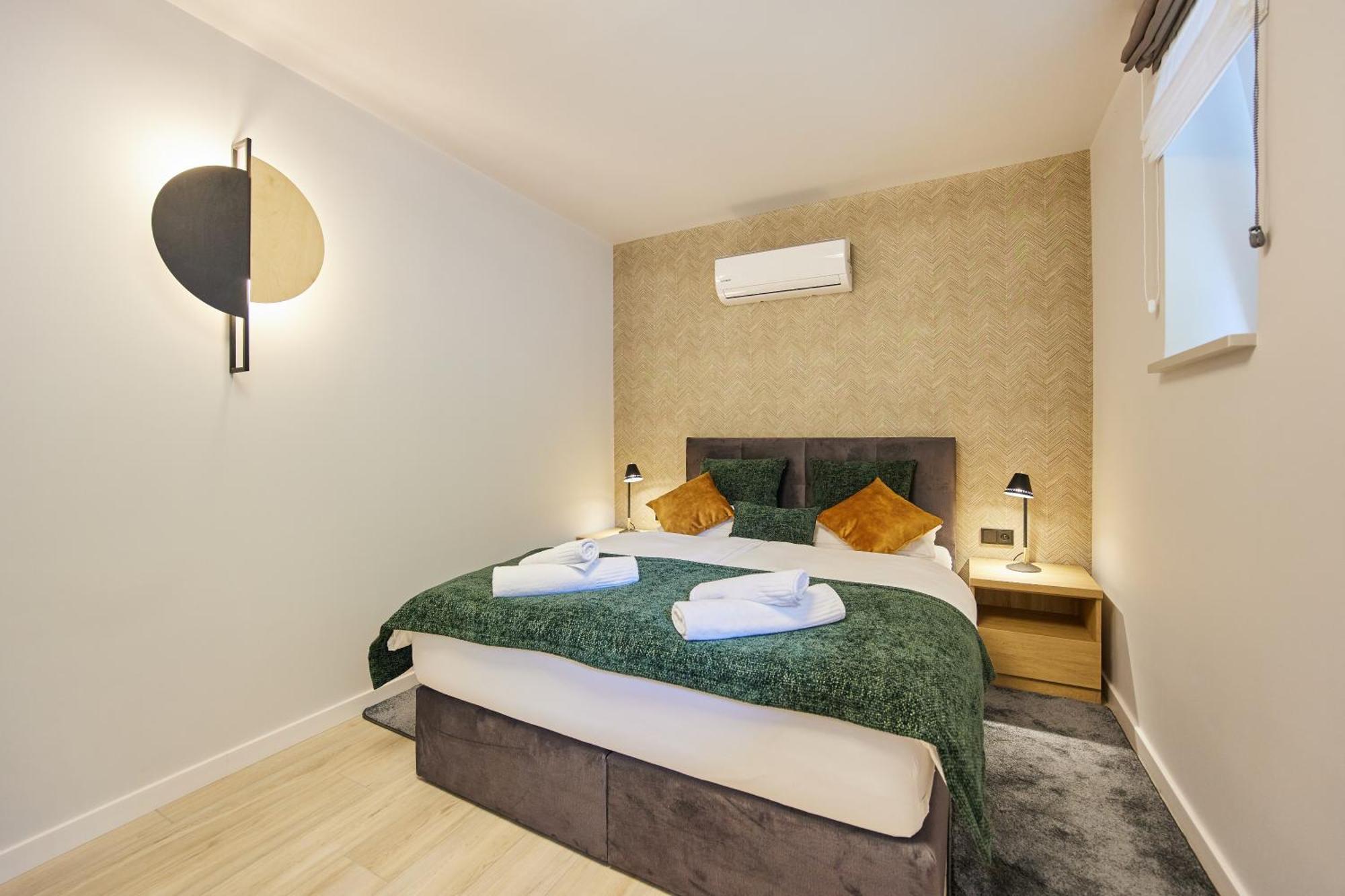 Everest Apartamenty ชเจอร์ค ภายนอก รูปภาพ